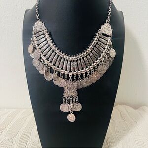 Vintage Style Women’s Silver - Tone Tassel Statement Necklace NWOT Elegant